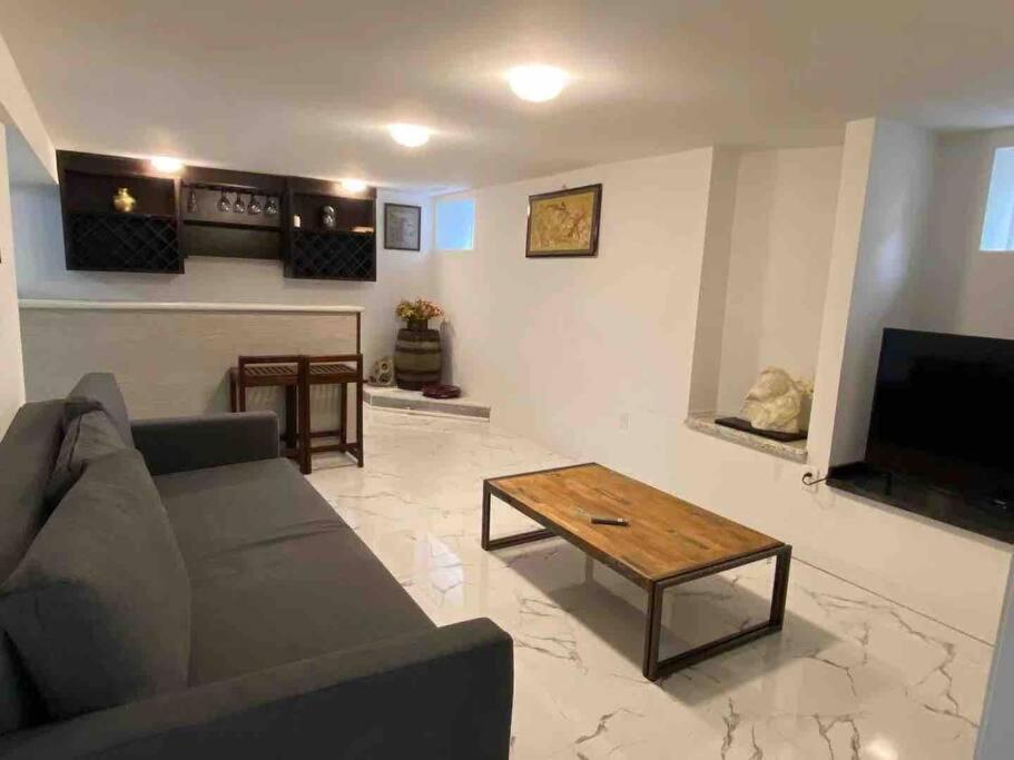 Modern House Newly Furnished 3 Mins Drive To Fall Niagara Falls Exterior photo