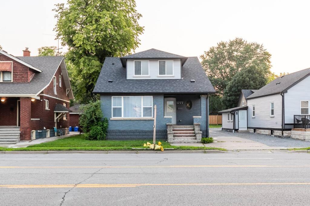 Modern House Newly Furnished 3 Mins Drive To Fall Niagara Falls Exterior photo